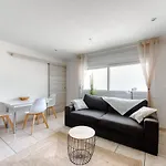 Cosy Apartment + Secured Parking